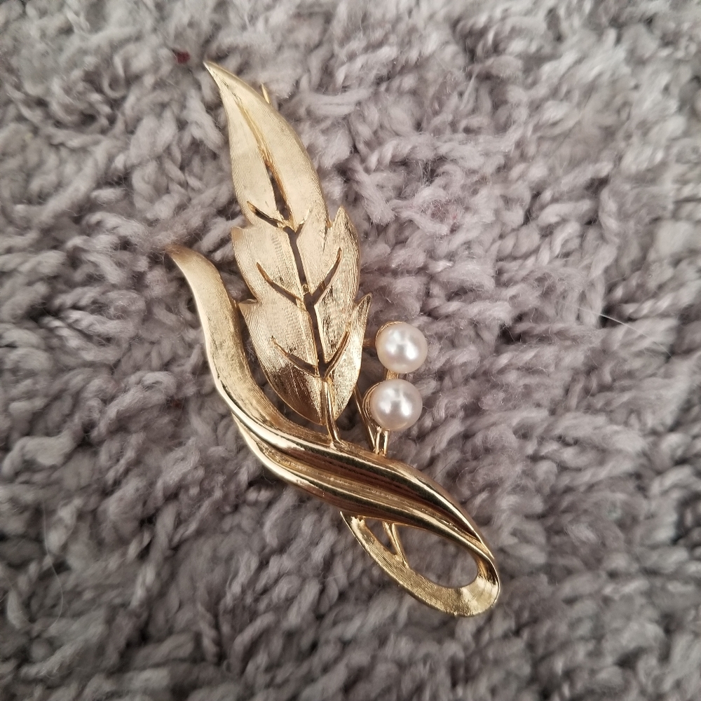 Vintage Pearl Leaf Gold Brooch
